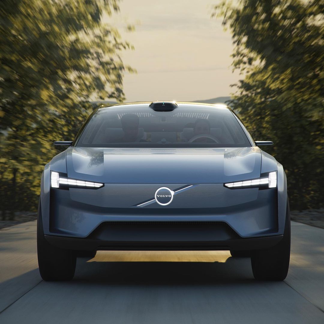 The Beautiful Volvo Concept Recharge - Pure Electric Future