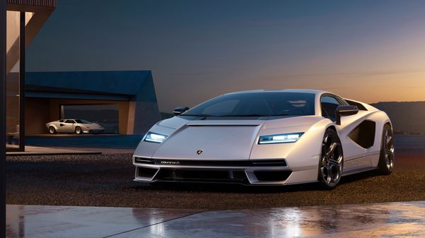Reviving the Legend: The Lamborghini Countach Returns as a Hybrid Powerhouse